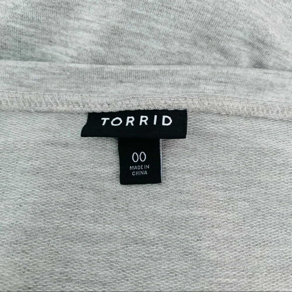 Torrid Off Shoulder Foil Front Sweatshirt Size 00X - Picture 8 of 8